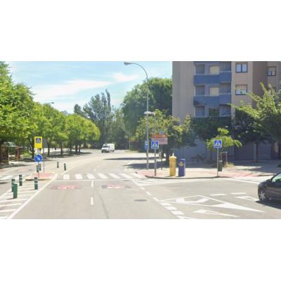 Dos heridos tras ser atropellados por un coche en Pamplona